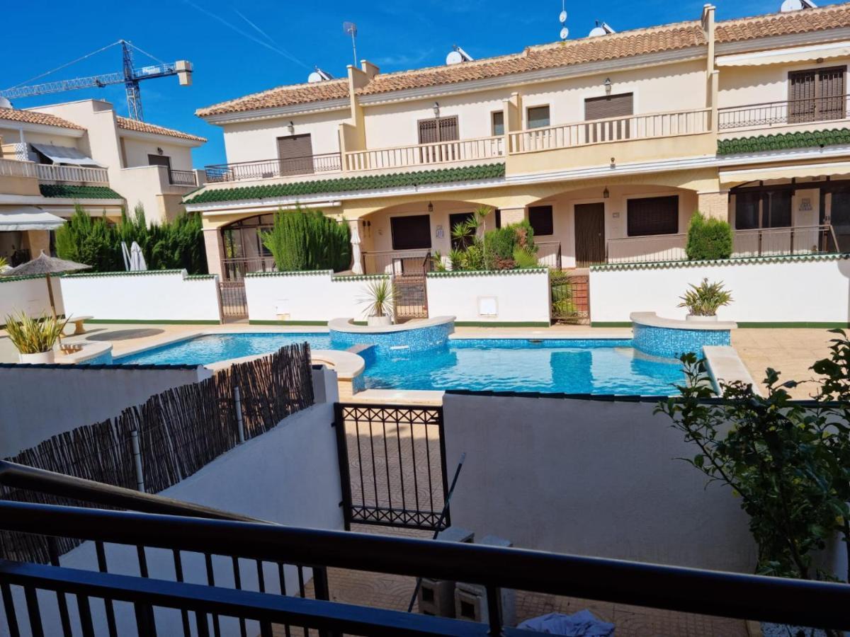 Agradable Adosado Con Piscina Villa Ciudad Quesada Kültér fotó